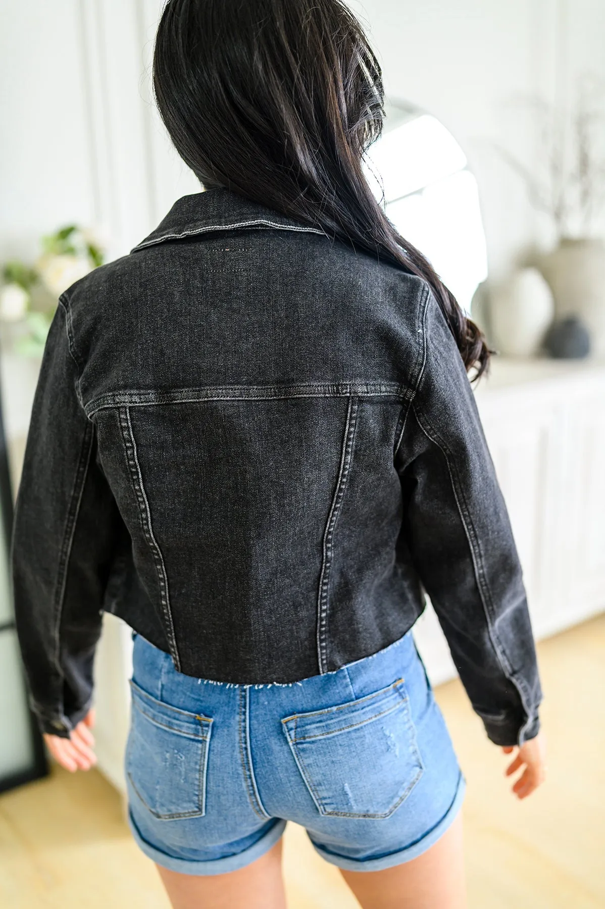 Charlie Cropped Denim Jacket - Judy Blue