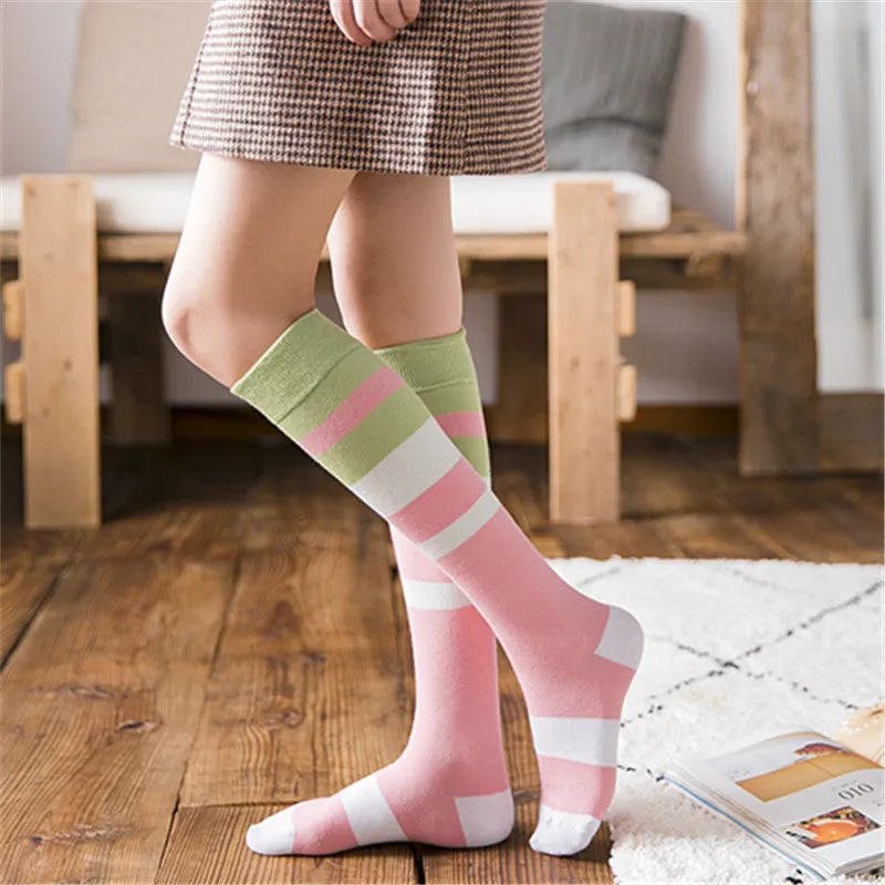 Contrasting color knee-length women's socks