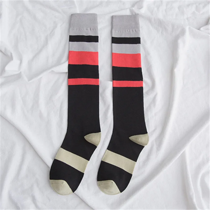 Contrasting color knee-length women's socks